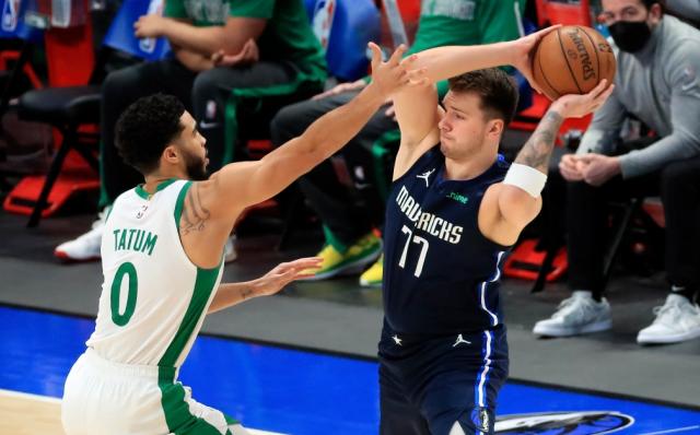 kaiyun-25岁以下选谁建队?NBA高管:东契奇全票 吹扬暴跌